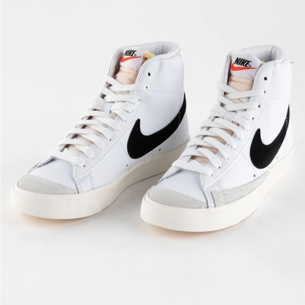 Nike‎ Blazer Mid 77 Hightop Sneakers Leather Sz 5Y woman Sz 6.5 Streetwear core